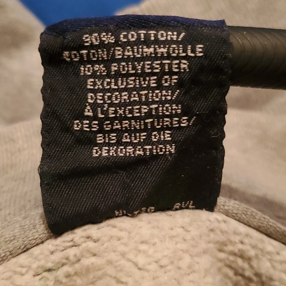 Gap Men's Gap half zip pullover 💙2 for$20